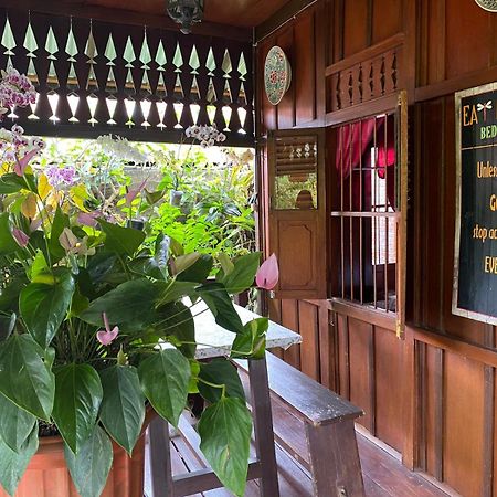 Rumah Kayu Sulawesi Antique Bedugul  Eksteriør bilde